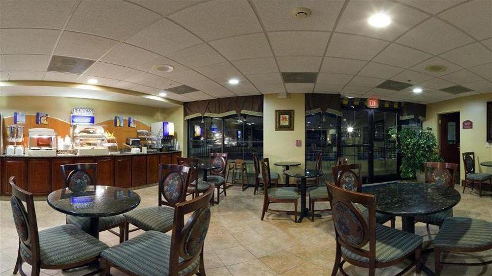 فندق وأجنحة هوليداي إن إكسبريس شارلوت أربت بلمونت Belmont المظهر الخارجي الصورة